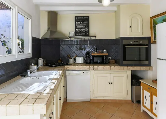 La Parenthese En Provence Nyaraló *